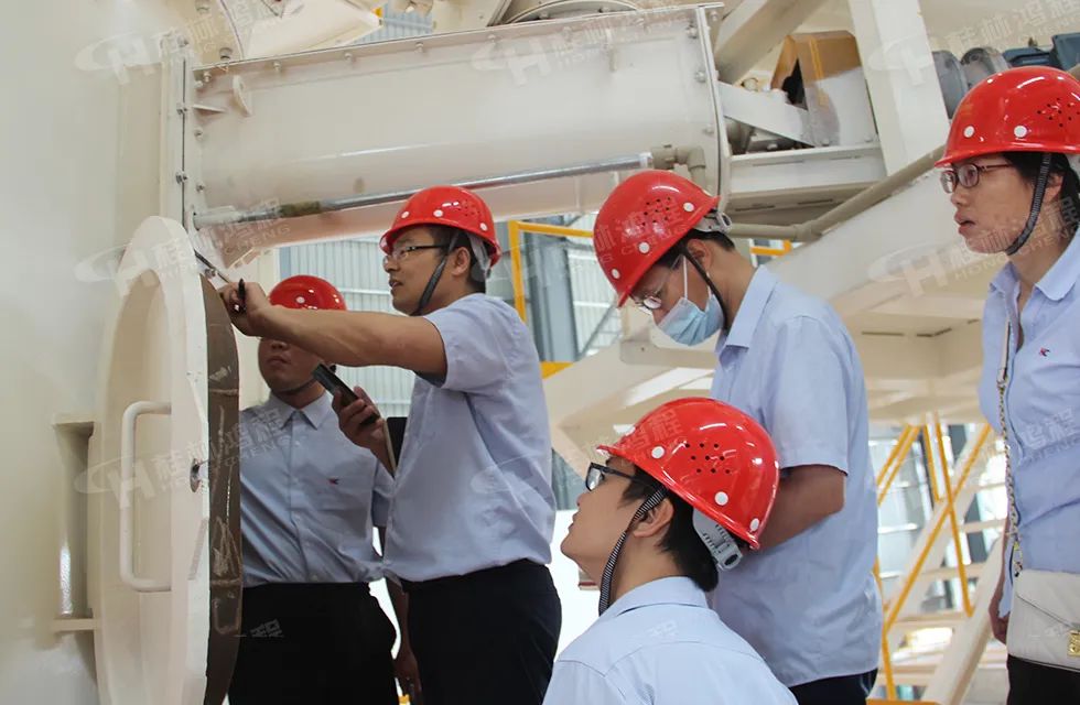 桂林鴻程老總?cè)輻潎偛糜H征‘客戶零距離 共創(chuàng)新未來’服務(wù)活動(dòng)