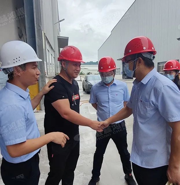 桂林鴻程老總?cè)輻潎偛糜H征‘客戶零距離 共創(chuàng)新未來’服務(wù)活動(dòng)