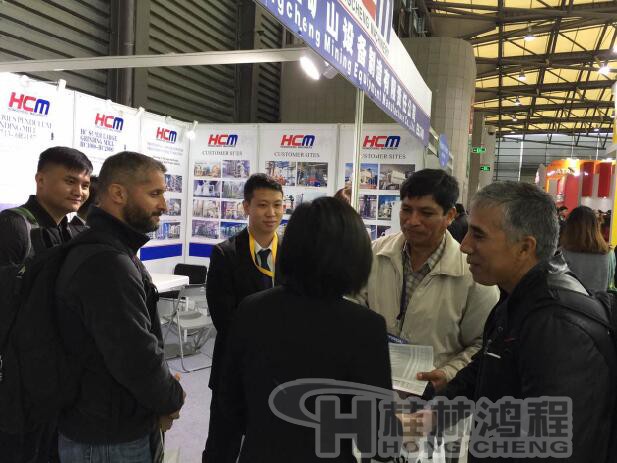 2016年寶馬展客戶洽談現(xiàn)場 2016年寶馬展客戶洽談現(xiàn)場