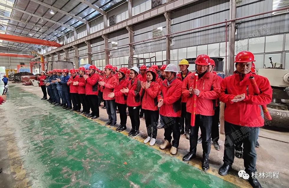 里程碑！桂林鴻程自主研發(fā)HC3000全球大型雷蒙磨正式投入市場！